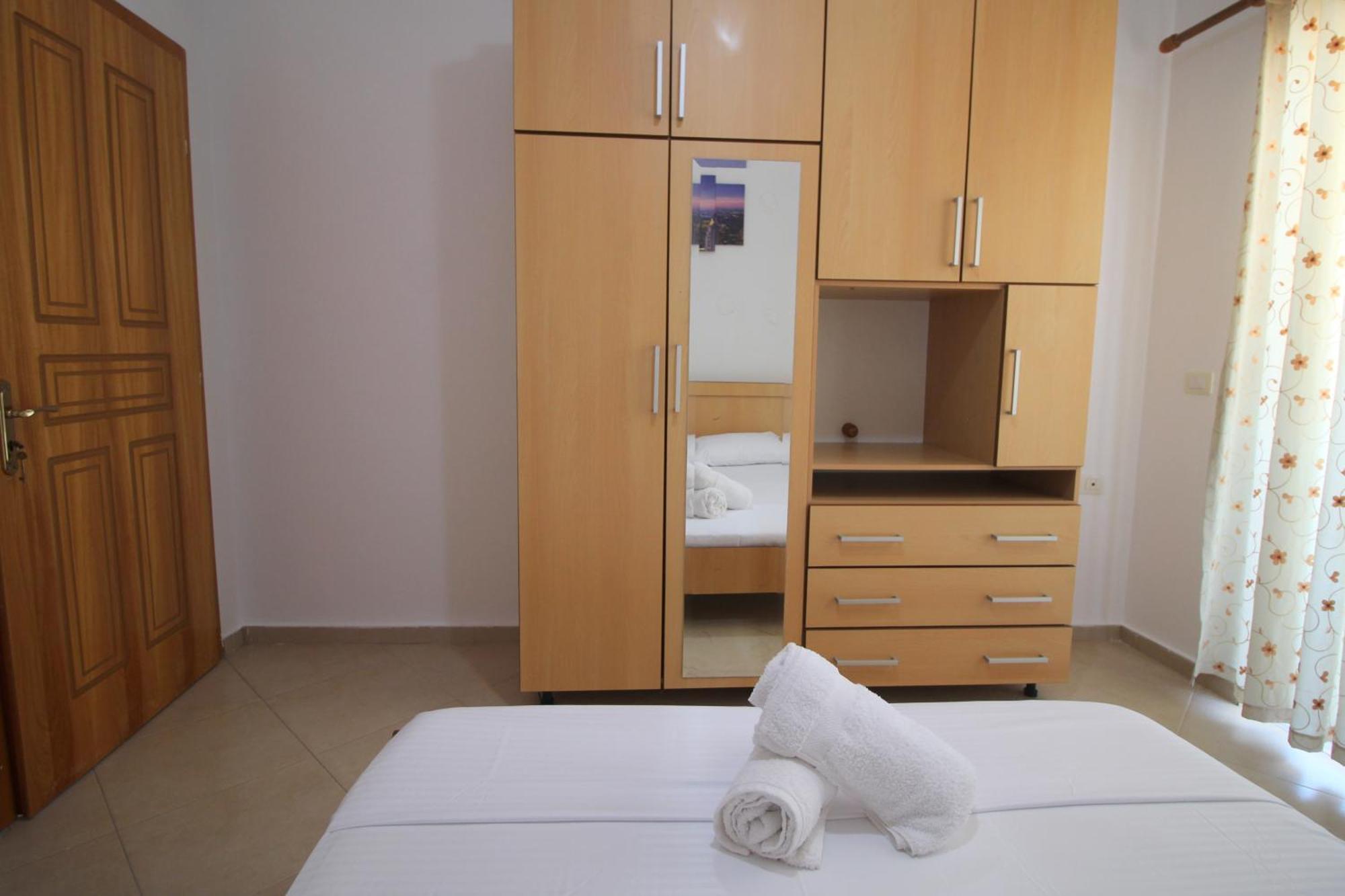 July Seaview Apartments Sarandë Exterior foto